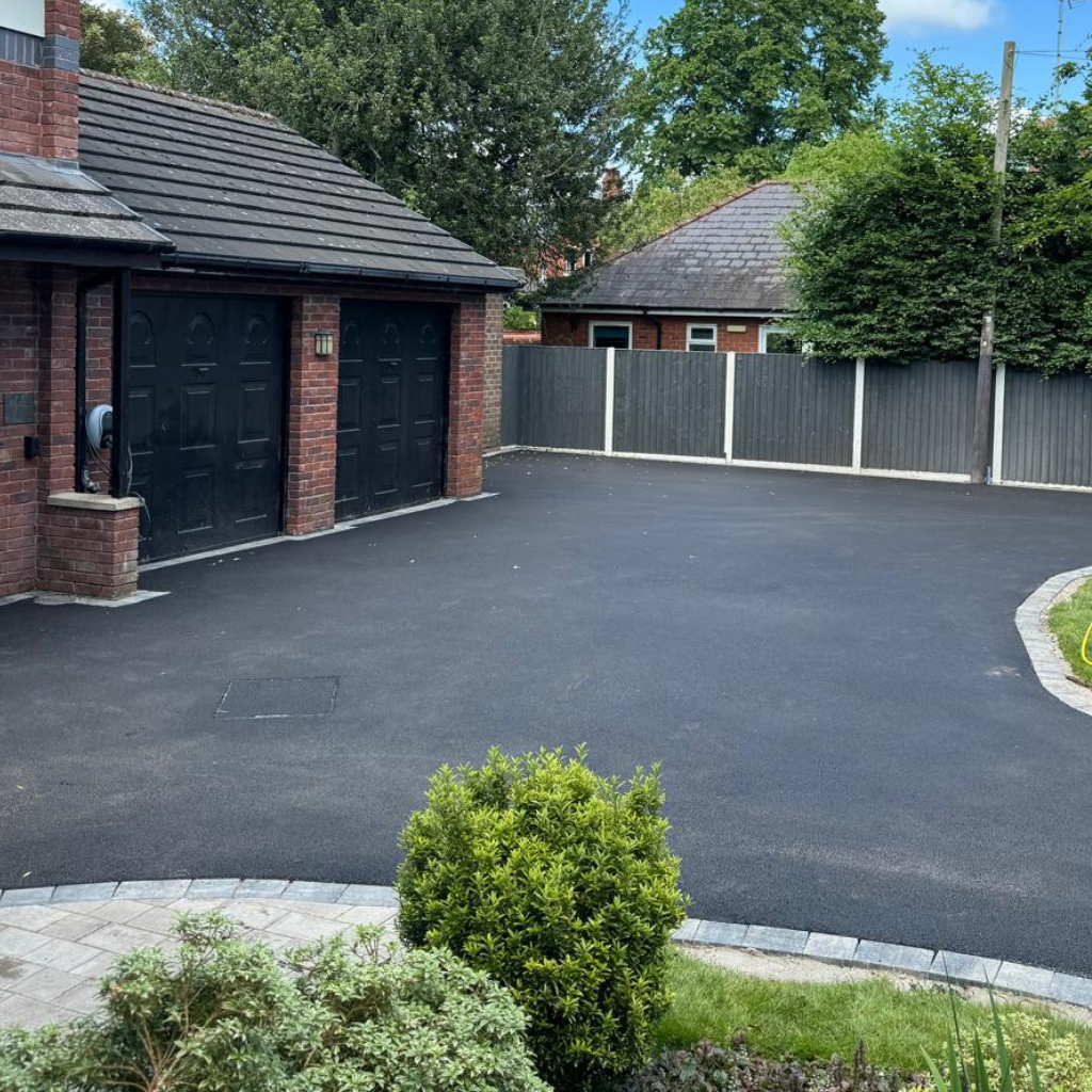 Local Tarmac Driveway Experts in Hollywell in Hollywell